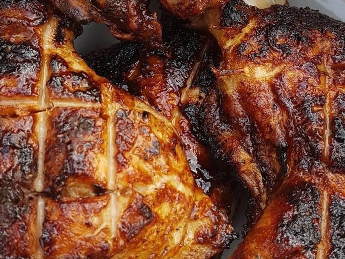 Half charcoal chicken tikka meal