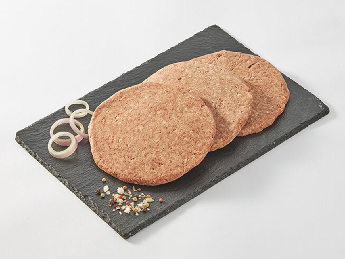 Half a kilo of raw lamb hamburger