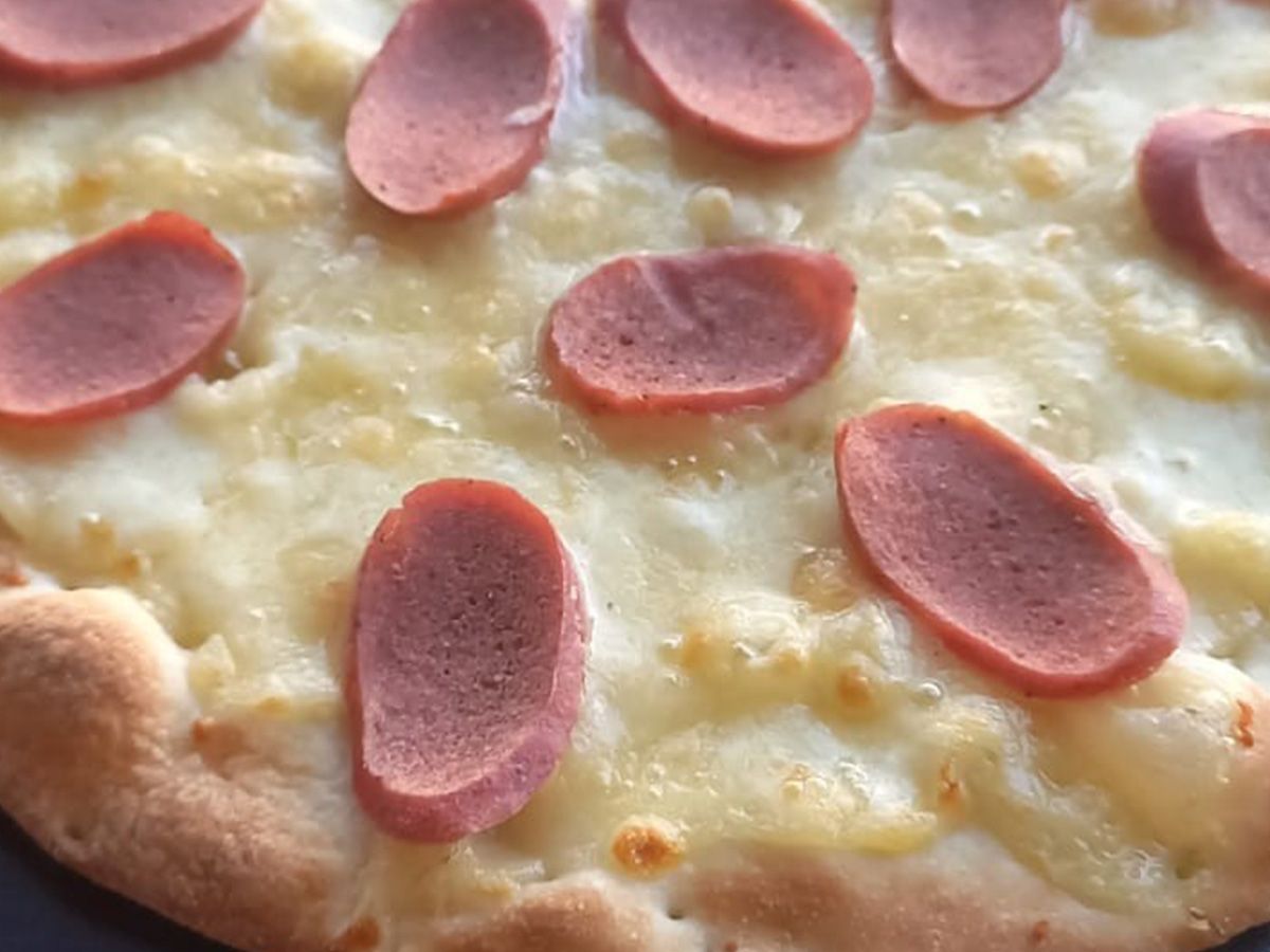 Hot dog with cheese Manoucheh