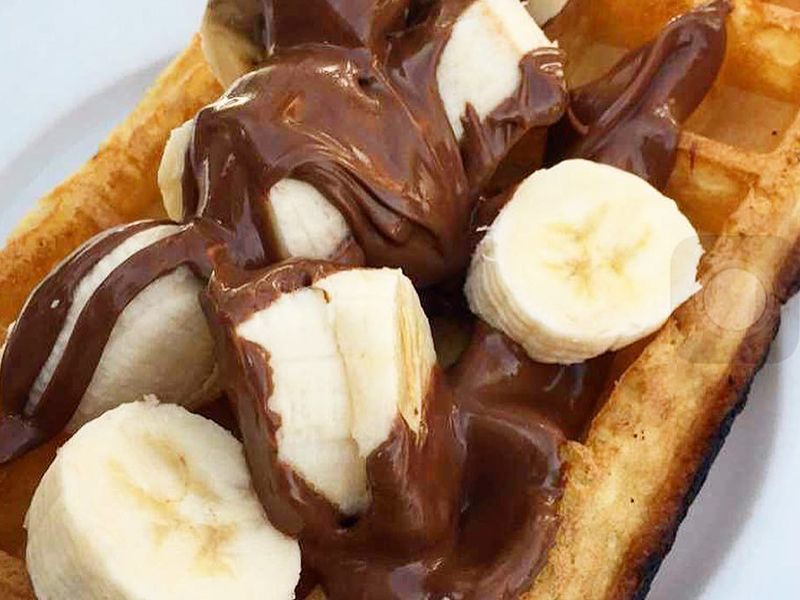 nutella banana waffle