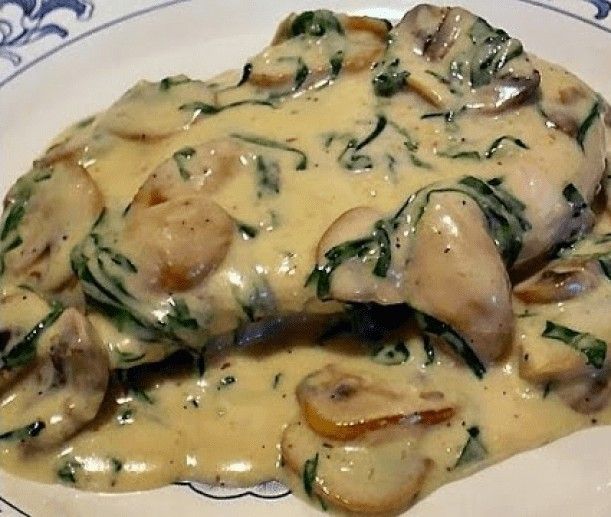 Chicken With Cream Sauce And Pepper meal