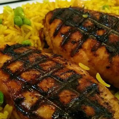 وجبة صدر دجاج مشوي على الجريل