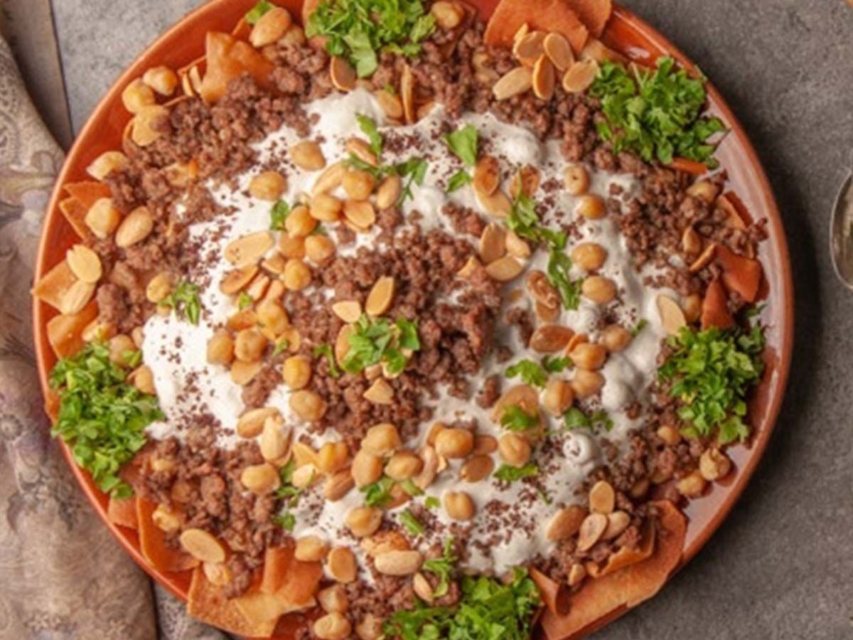 Fatteh meal with meat