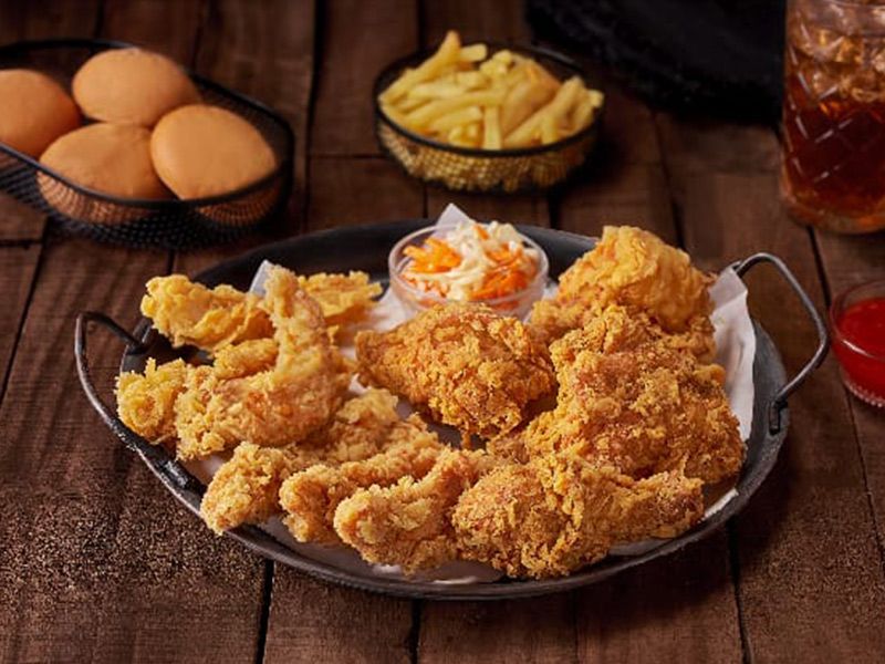 4 Broasted Chicken Pieces With Chicken Strips Meal