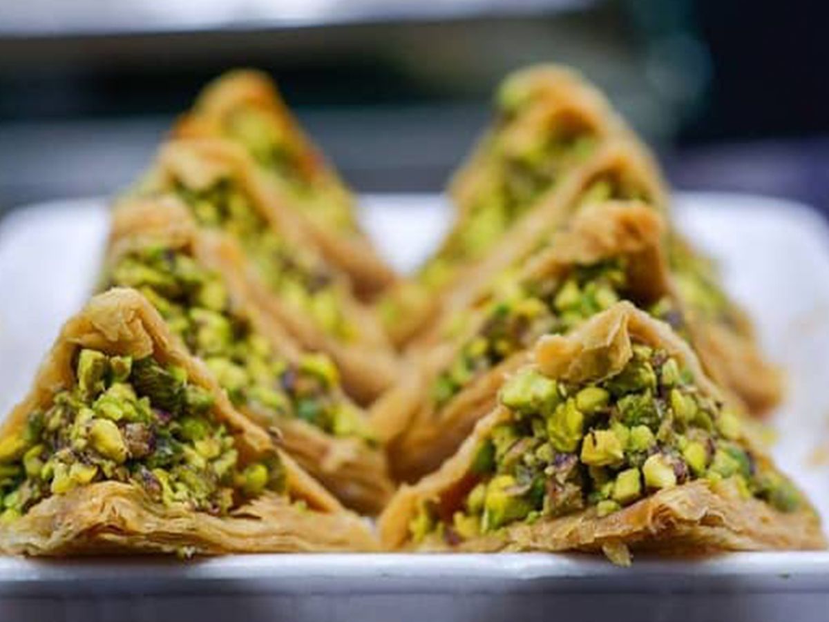 Pistachio Warbat