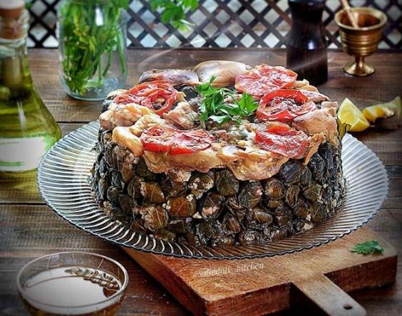 Knuckles with Vine Leaves Casserole