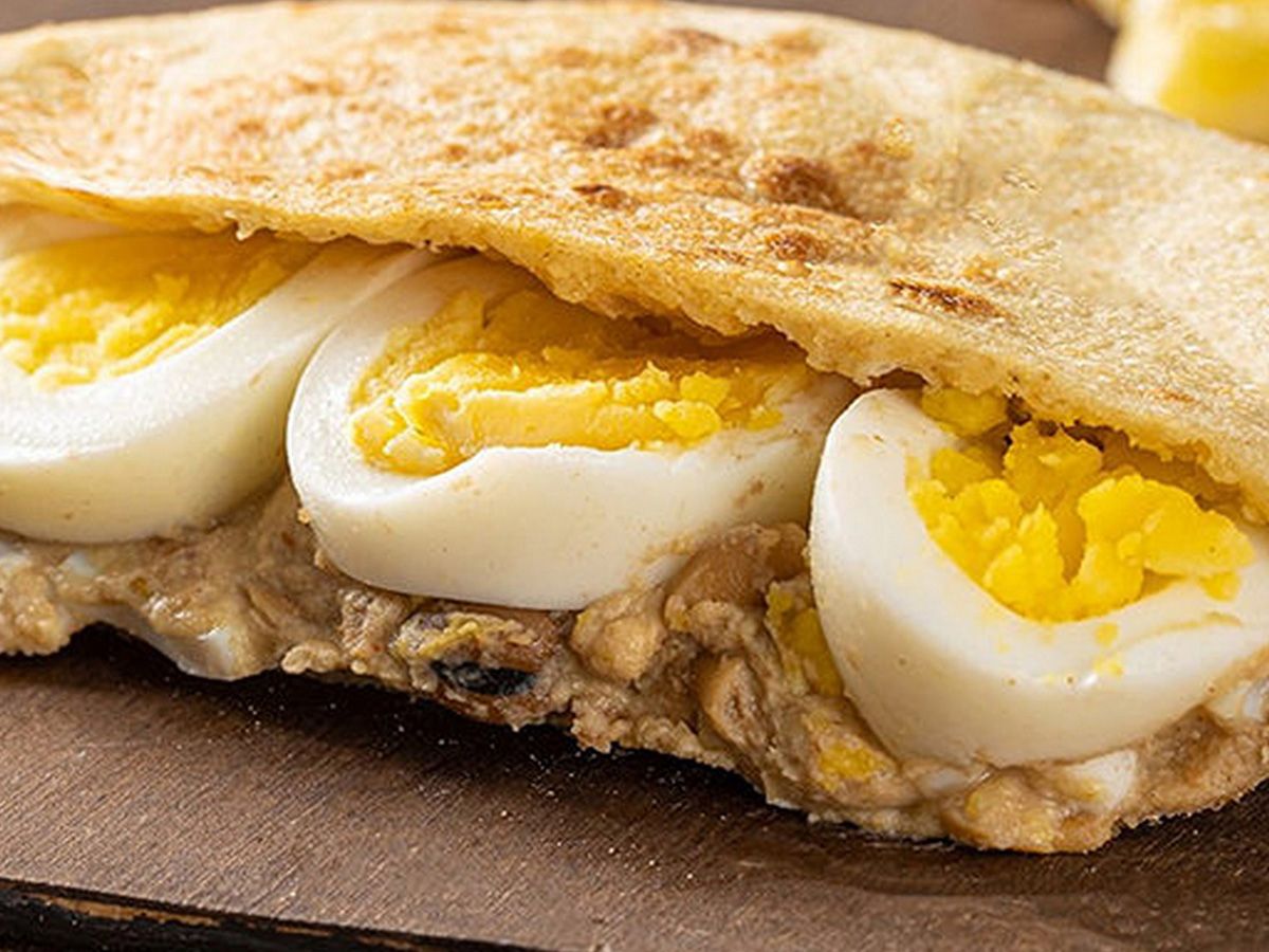 Foul With Egg Sandwich
