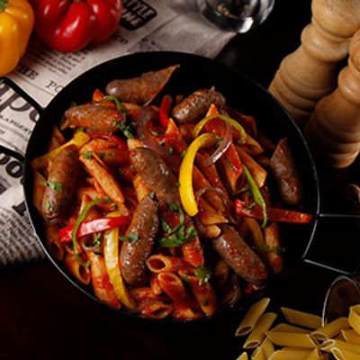 Pasta with sausage and cream