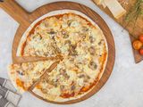 Oriental Chicken Mushroom Pizza