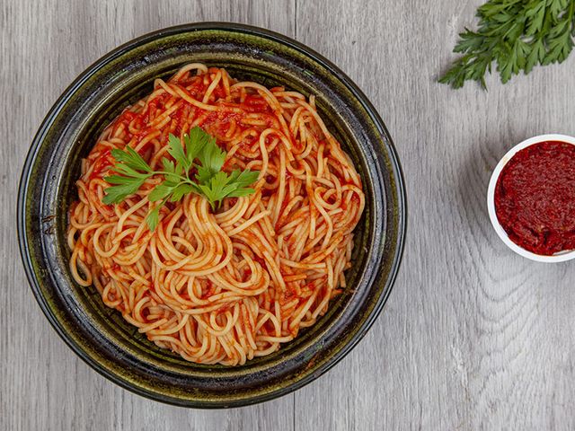 Spaghetti Pasta With Liver And Giblets