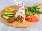   سندويتش فلافل خبز لبناني