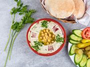 حمص مع بقدونس