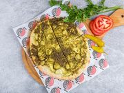 منقوشة زعتر مع لبنه