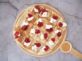Qeshta With Jam Pie