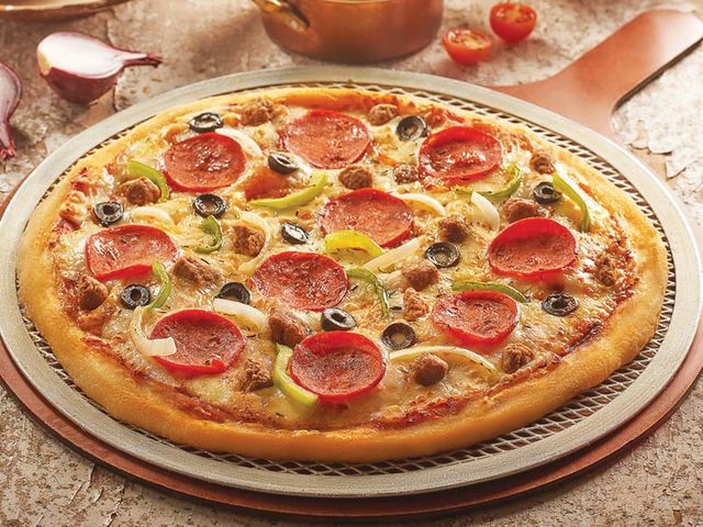 Mega Beef Pizza