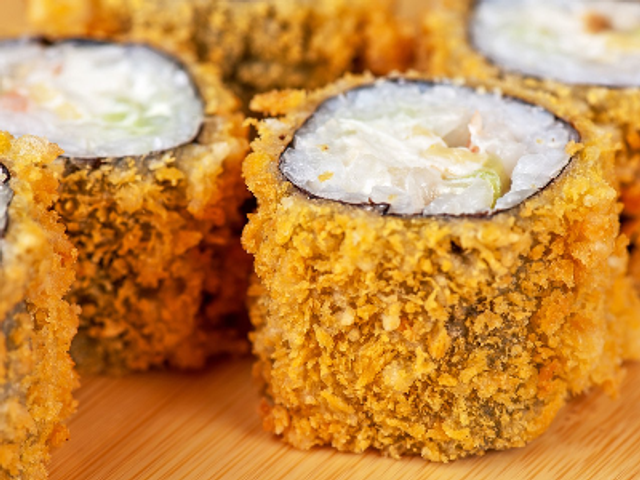 Crispy Salmon Tempura Roll