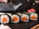 Salmon Maki Roll