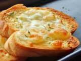 Garlic Bread Mozzarella Cheese