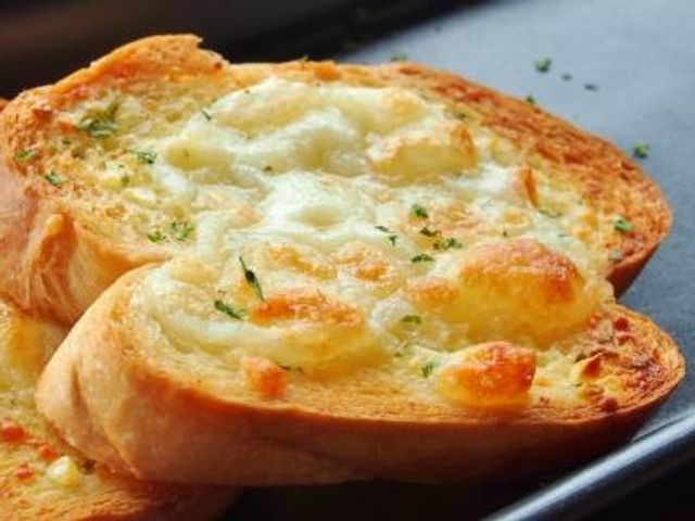 Garlic Bread Mozzarella Cheese