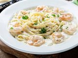 white sauce Pasta with shrimp pan