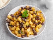 بطاطس مقلية مع لحم ضأن