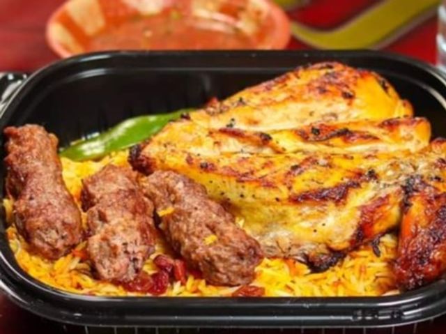 Mix 1/4 Chicken And 1/8 Kilo Kofta