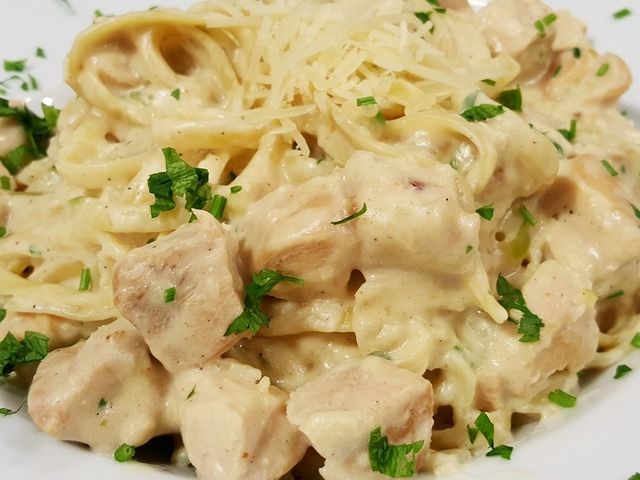 Alfredo White Sauce Pasta