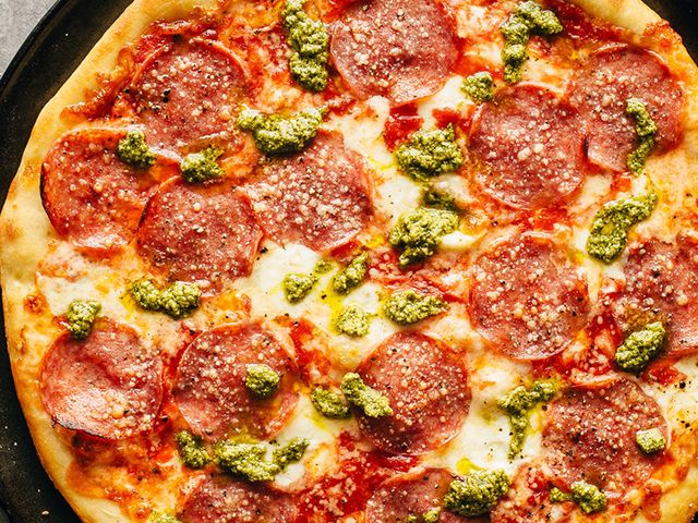 Salami Pizza