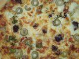 Tuna Chunks Oriental Pizza