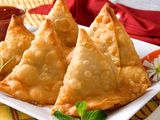 Vegetable Sambousek With Cheese