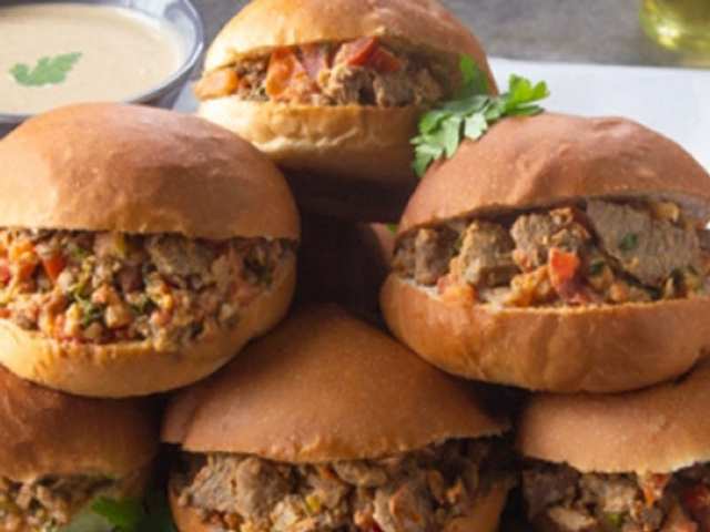 Bun Bread Chicken Shawerma