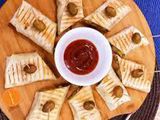 Manoucheh With Smoked Turkey And Cheese