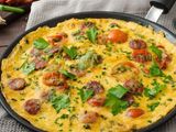 Eggs With Oriental Sausage And Cheese Pan