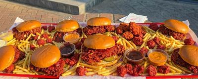 ذا هوت تشيكن كومبني photo 1